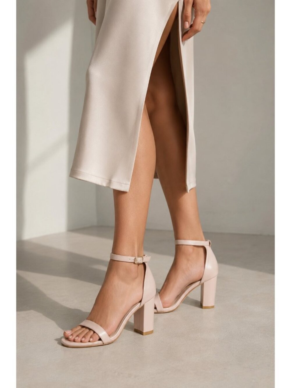 Stuart Weitzman NearlyNude Ankle Strap Sandals 8.5 Blush Pink Leather Block Hees